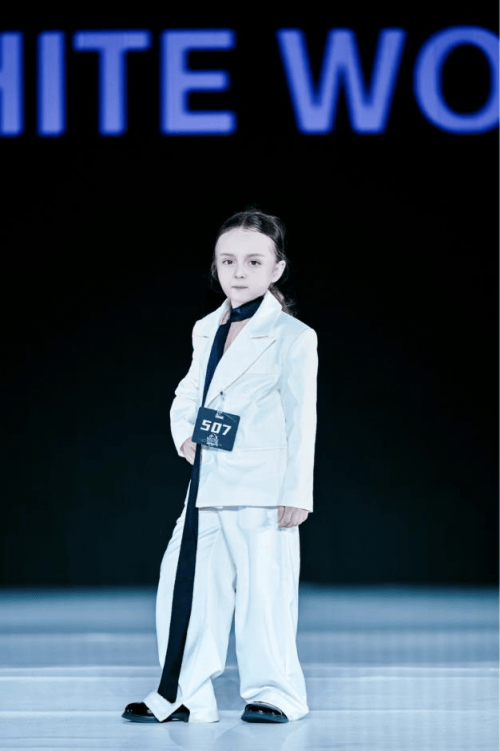 这！就是超模全球总决赛 全球人气季军—嘉思敏！